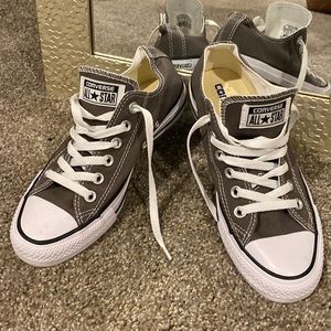 Women’s converse grey sneakers size 7